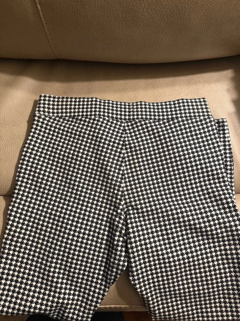 Old Navy Black & White Houndstooth Ponte Skinny Pants - Picture 2 of 3